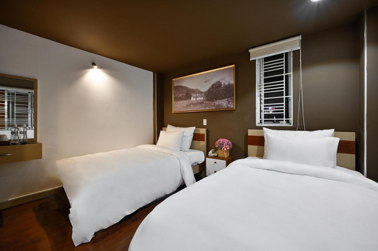 The Noble Swan Hotel New World Хошимин Экстерьер фото