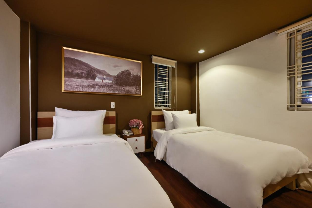 The Noble Swan Hotel New World Хошимин Экстерьер фото